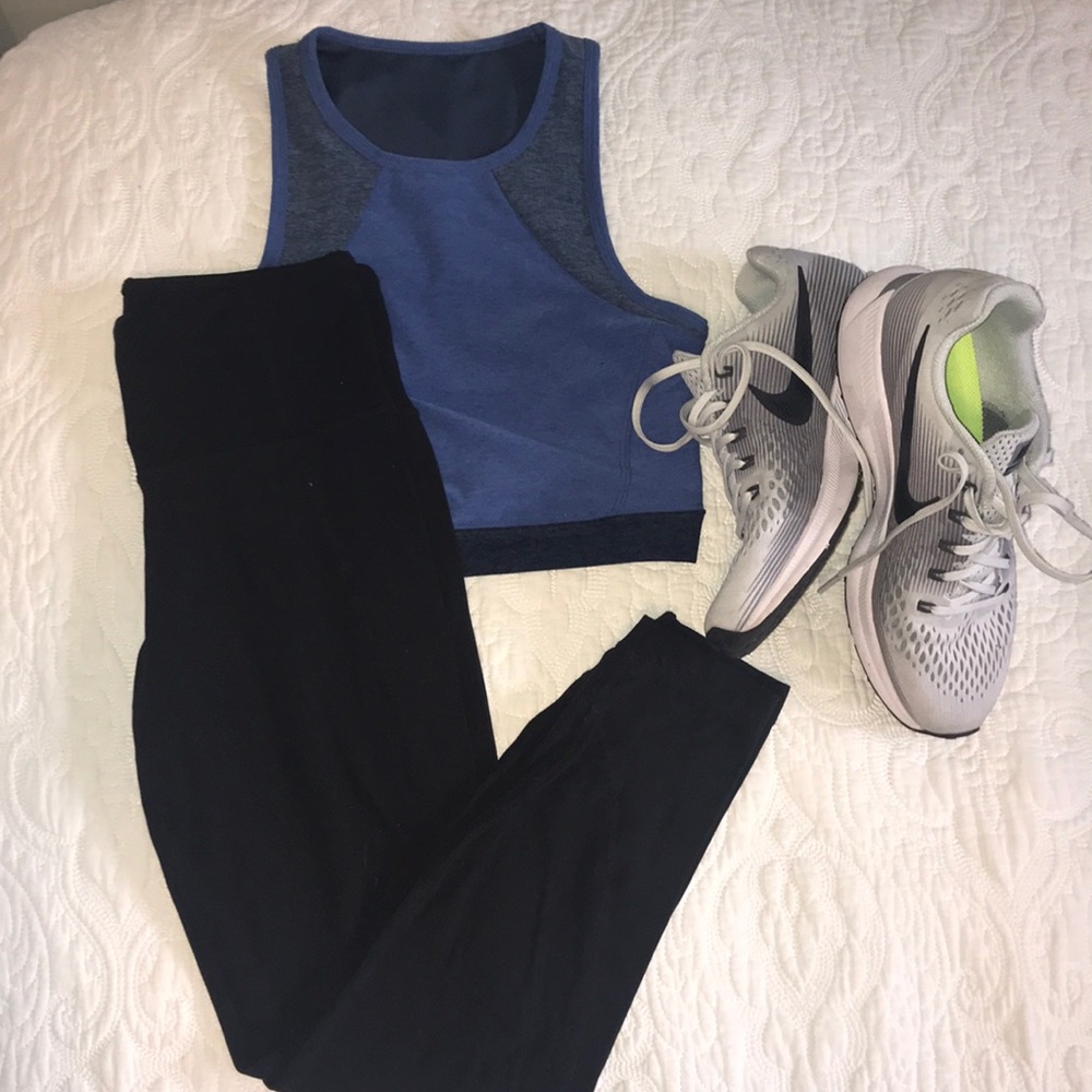 Athleta Black Salutation 7/8 Tight
